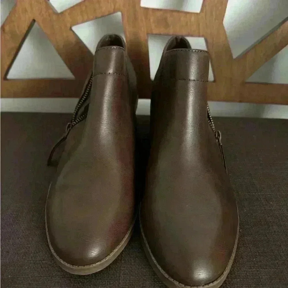 Women’s Ankle Boots Time and Tru memory Foam Used like a New Size 9